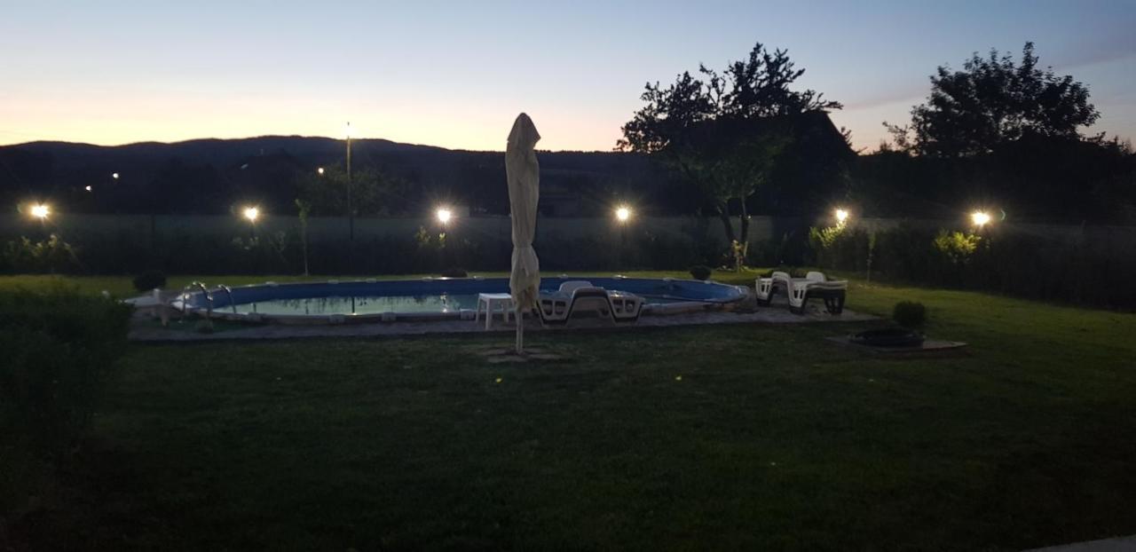 Къщи За Гости Ореха Samokov Exteriör bild