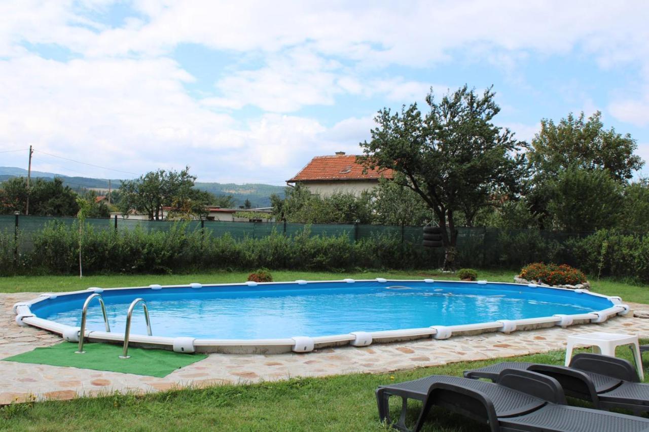 Къщи За Гости Ореха Samokov Exteriör bild