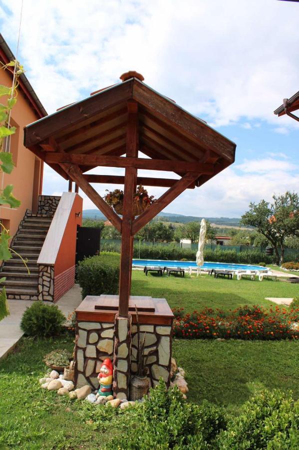 Къщи За Гости Ореха Samokov Exteriör bild