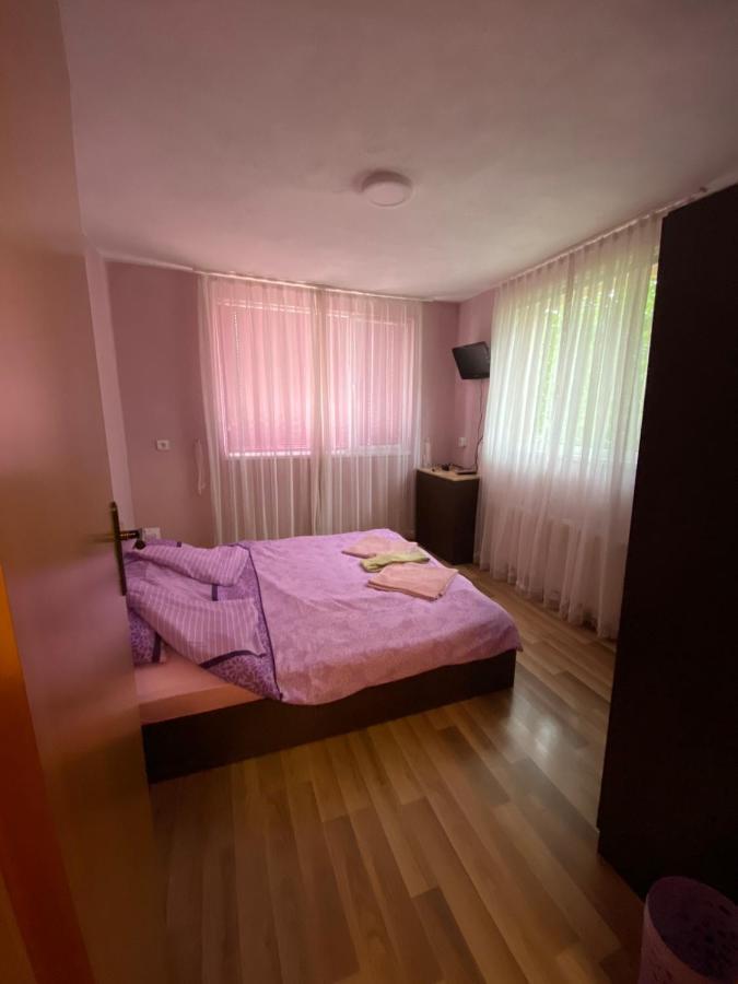Къщи За Гости Ореха Samokov Exteriör bild