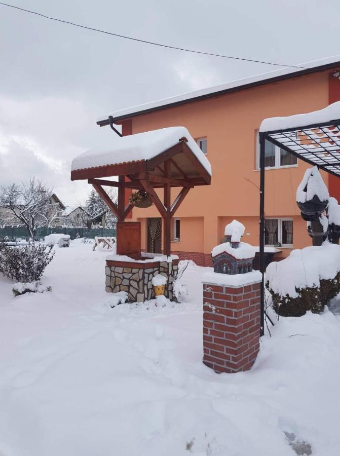 Къщи За Гости Ореха Samokov Exteriör bild