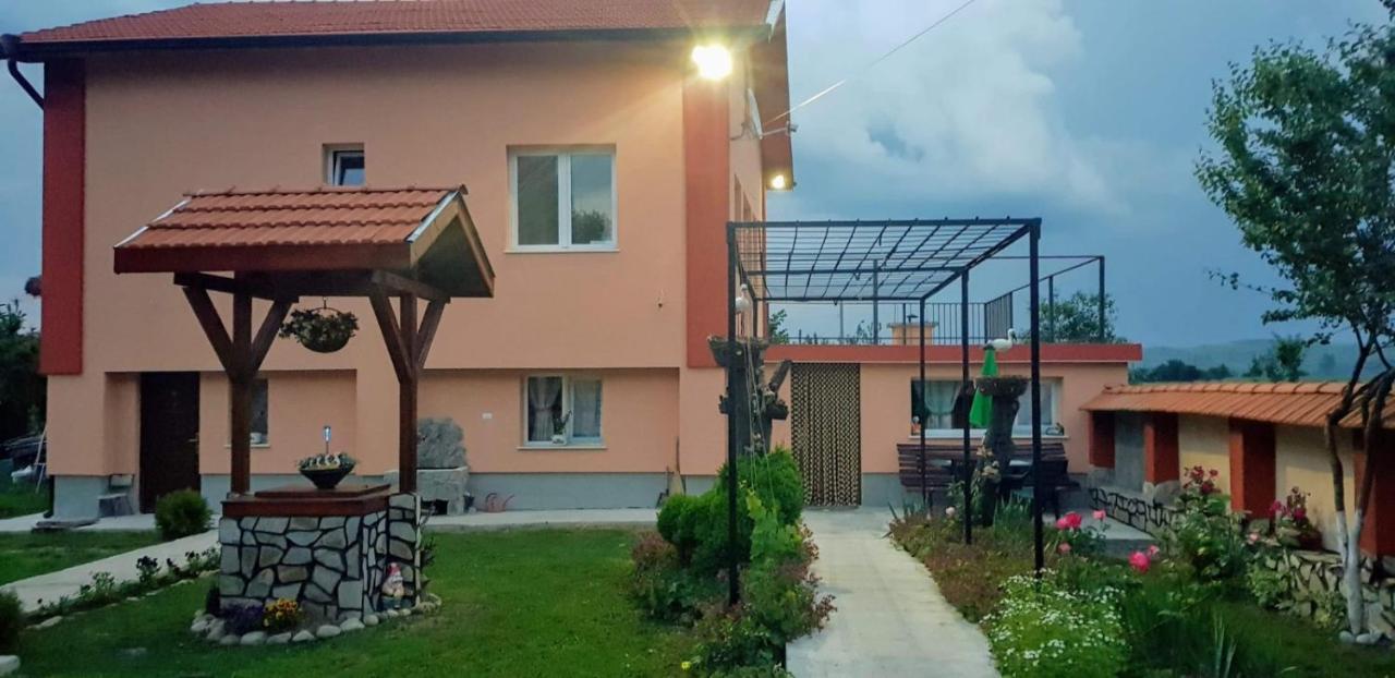 Къщи За Гости Ореха Samokov Exteriör bild