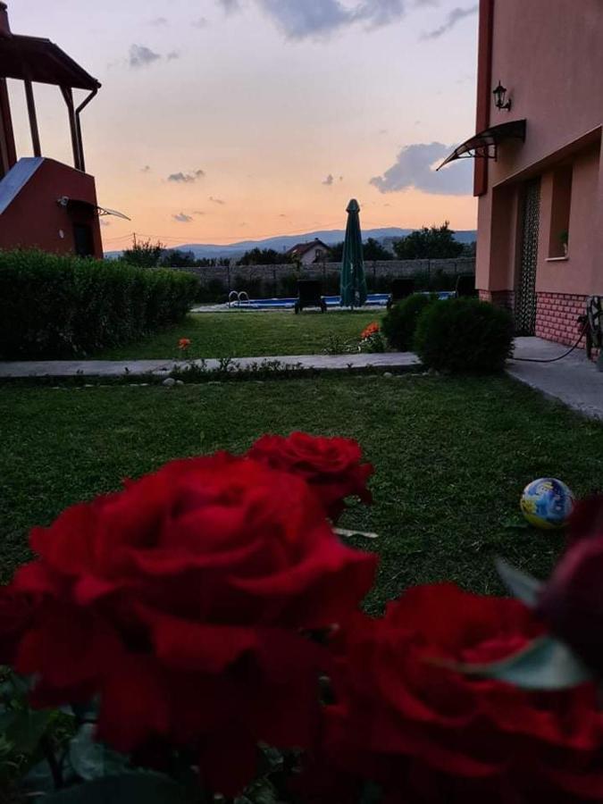 Къщи За Гости Ореха Samokov Exteriör bild